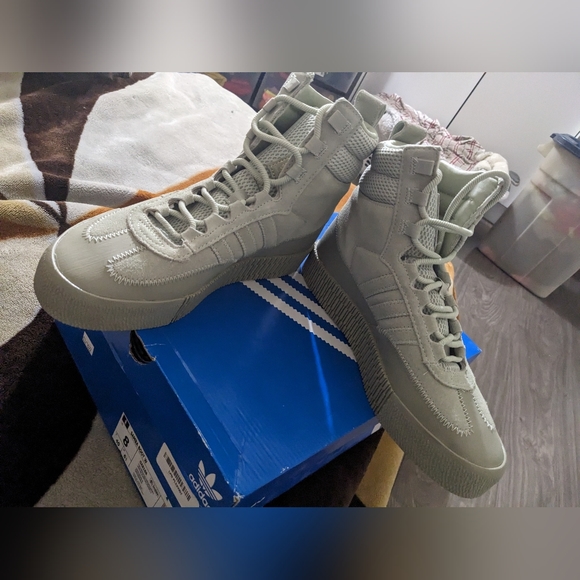 Adidas Samba boot, pale green size 8 women’s fits a women’s 8.5 comfortably too! - Picture 3 of 8